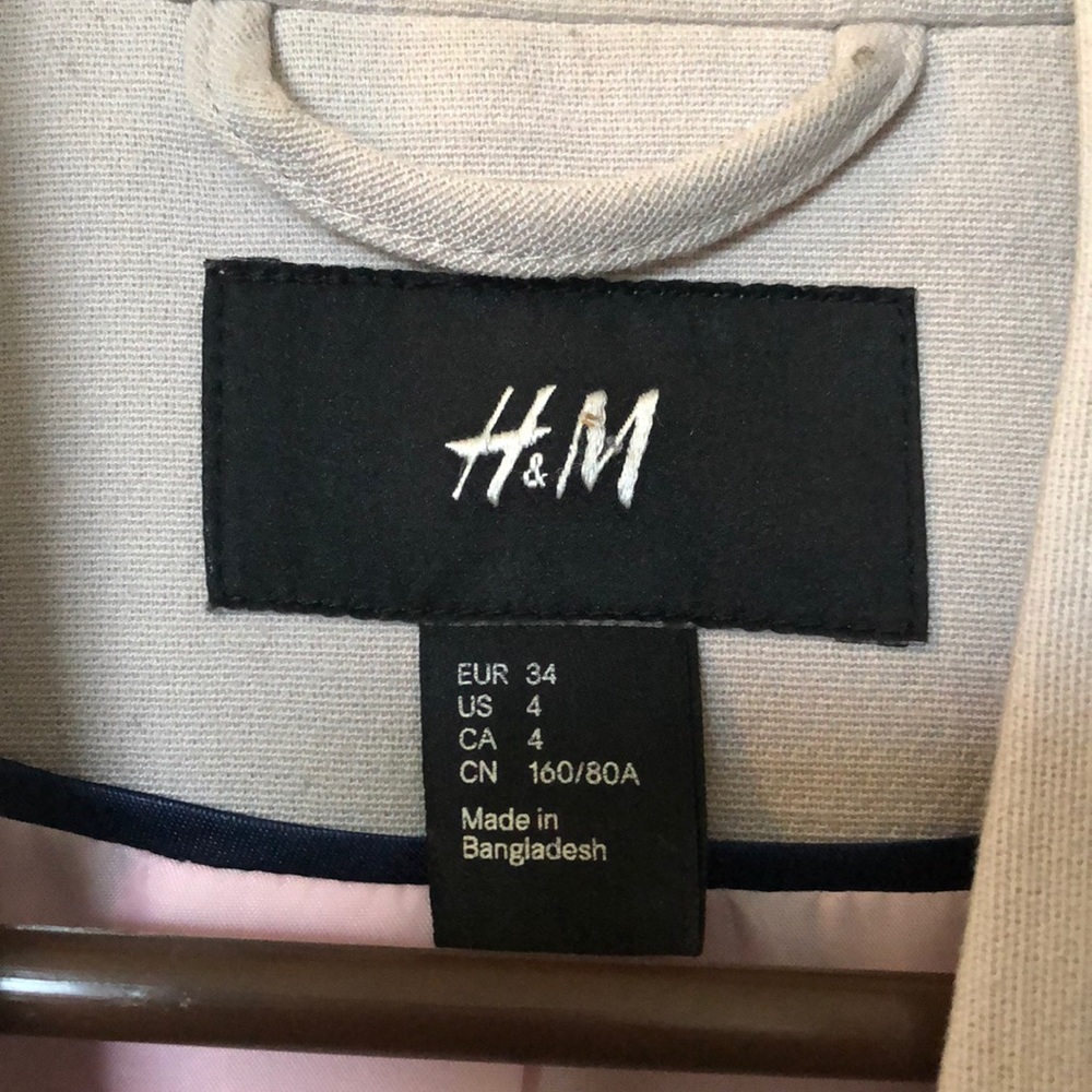 H&M Blazer - Picture 2 of 4